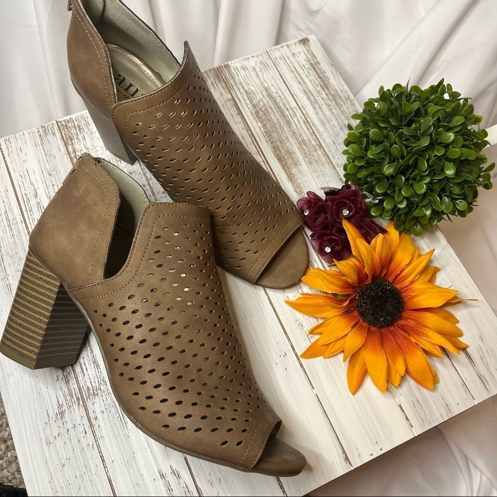 Taupe Block Heel Sandals - Size 6